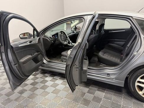 Used 2014 Ford Fusion SE FWD image 13