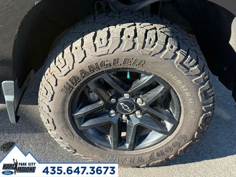 Used 2023 Chevrolet Silverado 1500 Custom Trail Boss AWD/4WD image 19