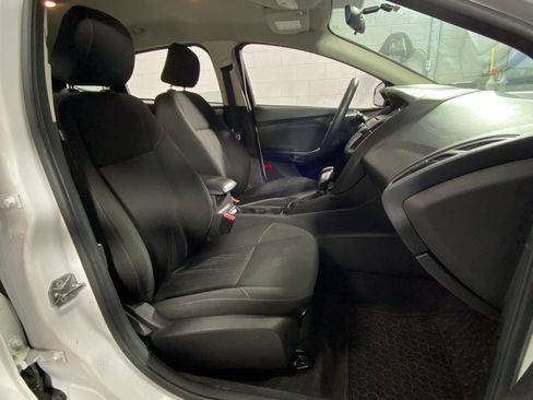 Used 2015 Ford Focus SE FWD image 28
