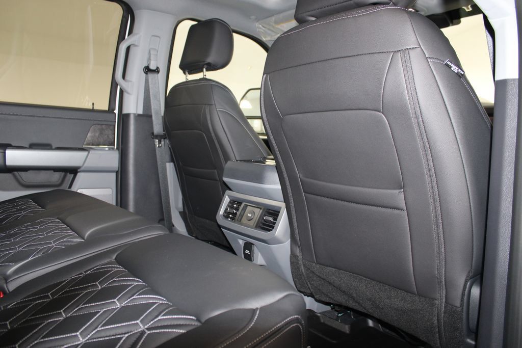New 2026 Ford F250 XLT w/ XLT Premium Package AWD/4WD image 22