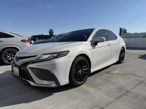 Used 2022 Toyota Camry XSE image 2