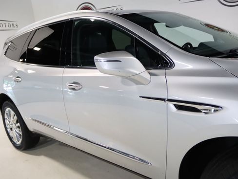 Used 2021 Buick Enclave Essence w/ Sound and Sites Package AWD/4WD image 9