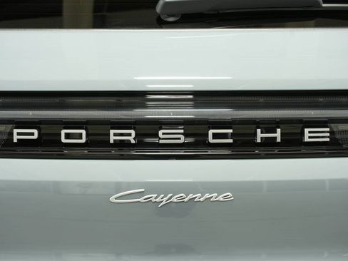 Certified 2025 Porsche Cayenne image 38