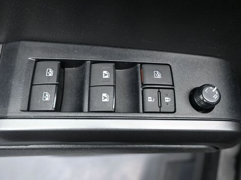 Used 2023 Toyota Tacoma TRD Sport w/ Black Out Package (TMS) image 17