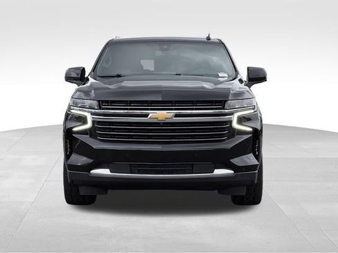 Used 2022 Chevrolet Suburban LT w/ Luxury Package AWD/4WD image 8