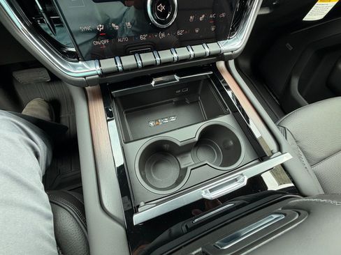 New 2026 GMC Yukon XL Denali w/ LPO, Floor Liner Package AWD/4WD image 17
