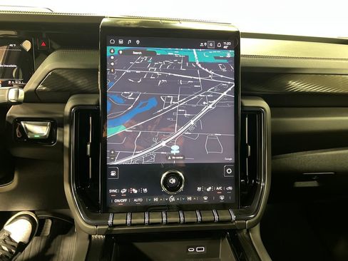 New 2026 GMC Yukon XL AT4 AWD/4WD image 24