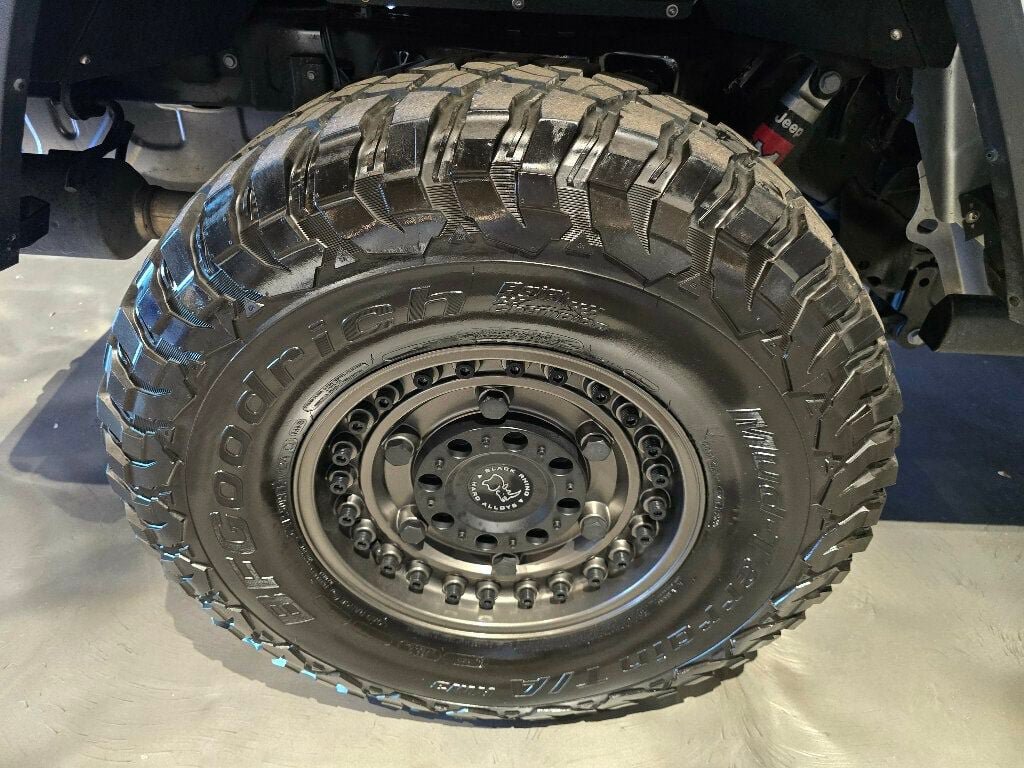 Used 2022 Jeep Gladiator Rubicon w/ LED Lighting Group AWD/4WD image 33