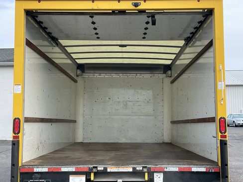 Used 2021 GMC Savana 3500 Extended w/ Power Convenience Package image 12