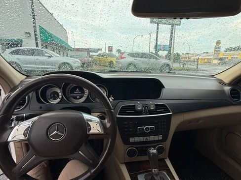 Used 2014 Mercedes-Benz C 300 4MATIC Sedan image 3