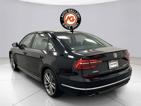 Used 2018 Volkswagen Passat 2.0T R-Line image 5