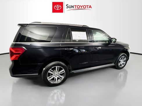 Used 2024 Ford Expedition Limited AWD/4WD image 4