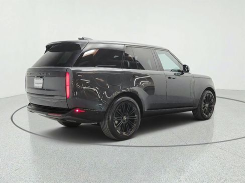Used 2025 Land Rover Range Rover SE AWD/4WD image 5