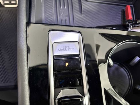 Used 2025 Volkswagen Atlas SEL Premium R-Line image 19