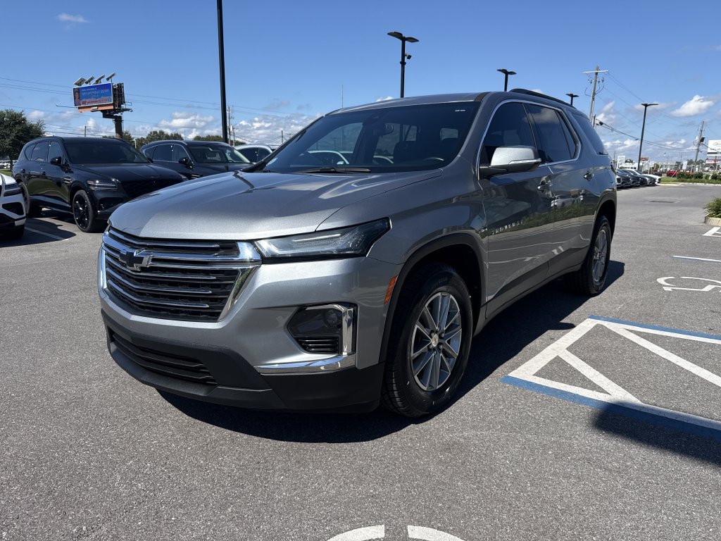 Used 2023 Chevrolet Traverse LT FWD image 4