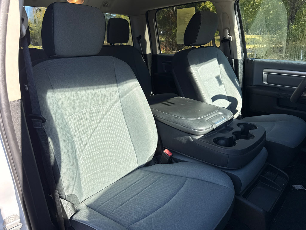 Used 2021 RAM 1500 Classic SLT AWD/4WD image 35