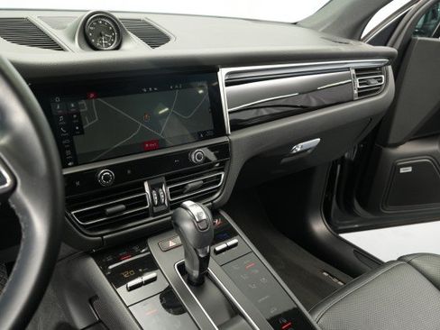 Used 2022 Porsche Macan AWD/4WD image 33