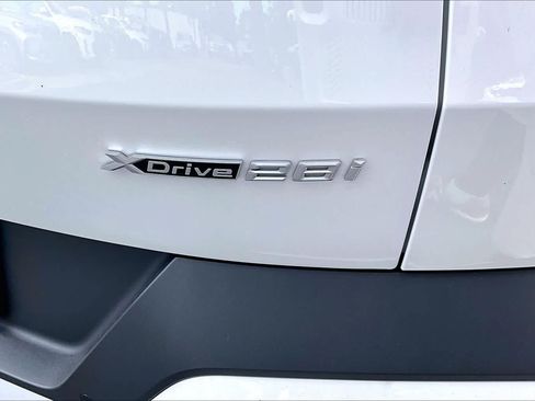 Used 2025 BMW X2 xDrive28i AWD/4WD image 10