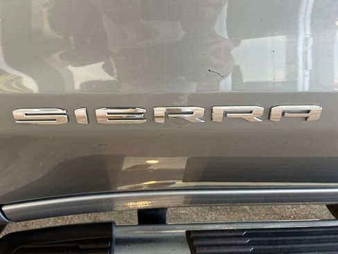 Used 2025 GMC Sierra 1500 SLT AWD/4WD image 29
