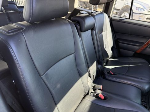 Used 2013 Toyota Highlander Limited image 17