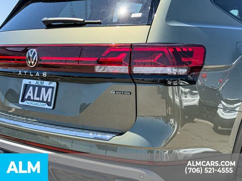 Used 2024 Volkswagen Atlas Peak Edition SE image 8