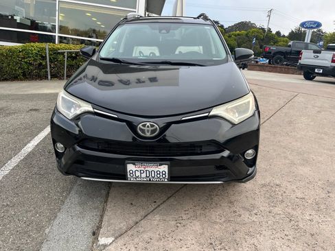 Used 2018 Toyota RAV4 XLE w/ Plus Extra Value Package FWD image 2