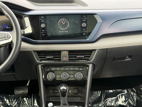 Used 2024 Volkswagen Taos SE image 16