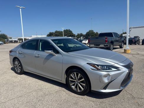 Used 2021 Lexus ES 350 w/ Accessory Package FWD image 3