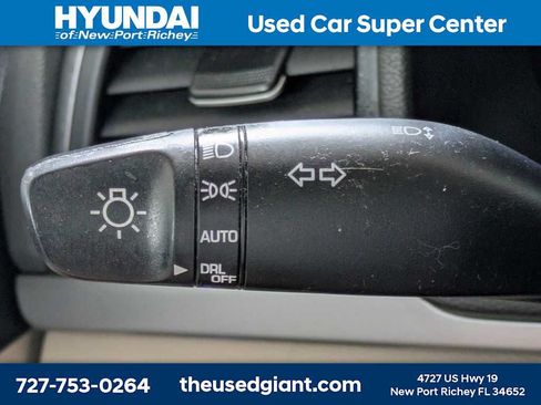 Used 2018 Hyundai Elantra SEL FWD image 25