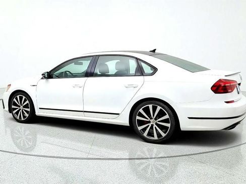 Used 2018 Volkswagen Passat 3.6 FWD image 7