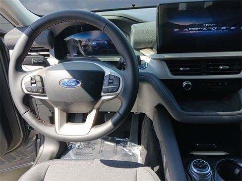 New 2025 Ford Explorer Active image 10