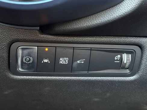 Certified 2024 Chevrolet Equinox EV LT image 38