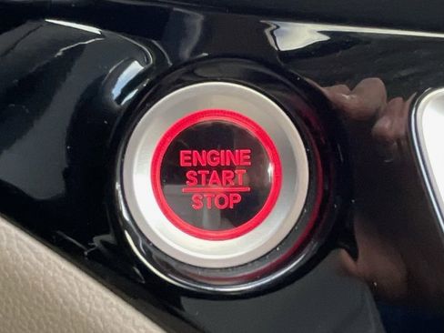 Used 2016 Honda Pilot Touring image 24