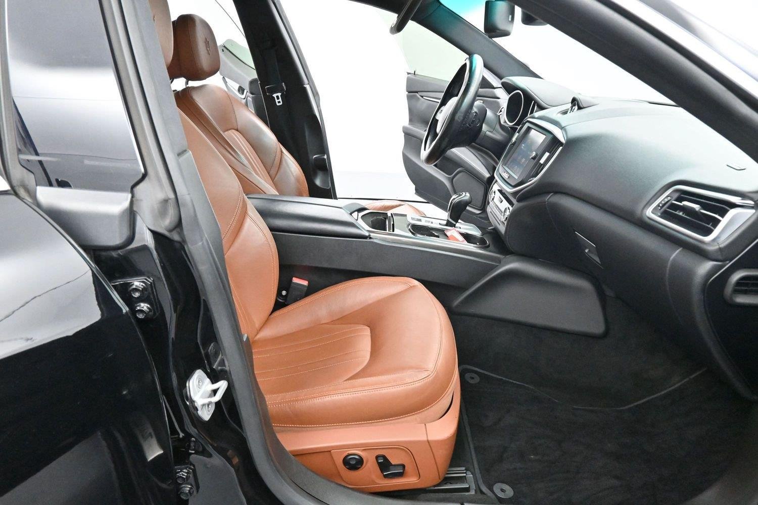 Used 2015 Maserati Ghibli RWD image 29
