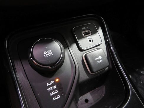 Used 2019 Jeep Compass Latitude AWD/4WD image 18