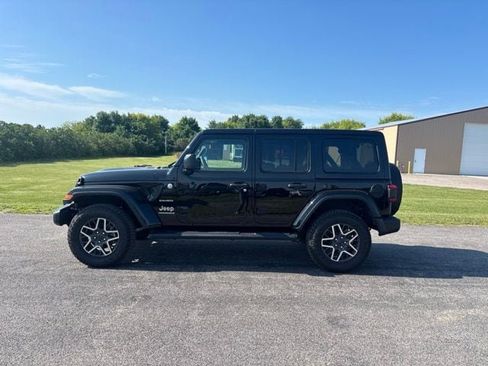 Used 2024 Jeep Wrangler Unlimited Sahara w/ Dual Top Group AWD/4WD image 3