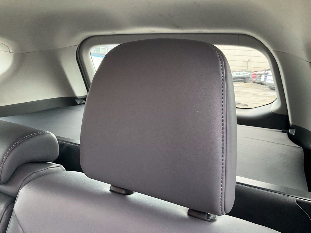 Used 2012 Toyota Prius V Five FWD image 27