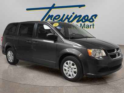 Used 2019 Dodge Grand Caravan SE w/ UConnect Hands-Free Group