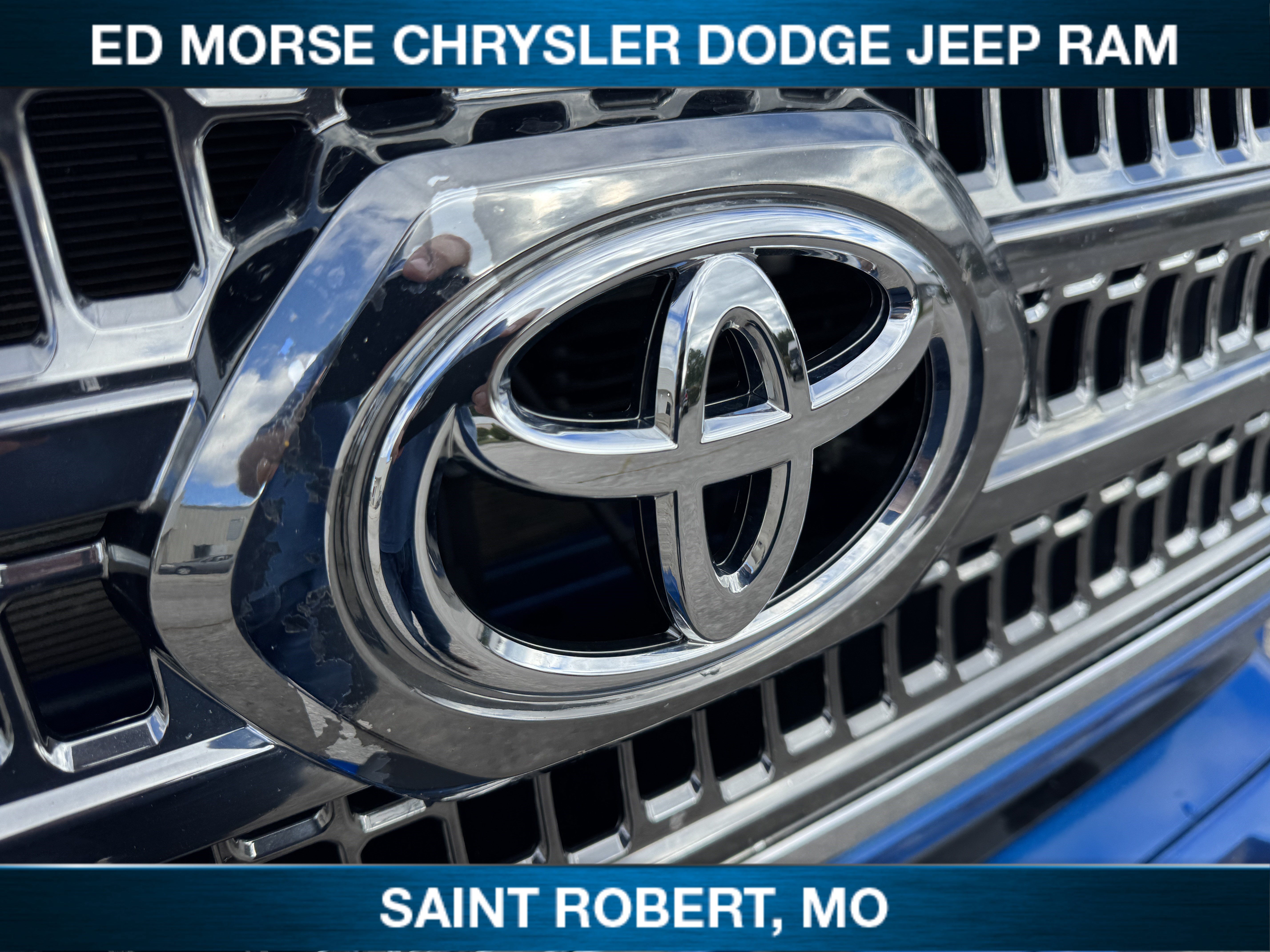 Used 2017 Toyota Tacoma TRD Sport AWD/4WD image 21
