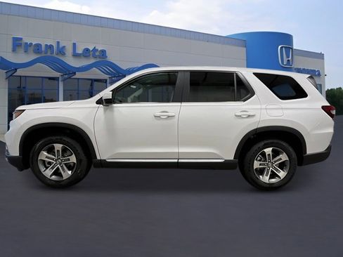 New 2025 Honda Pilot EX-L image 2