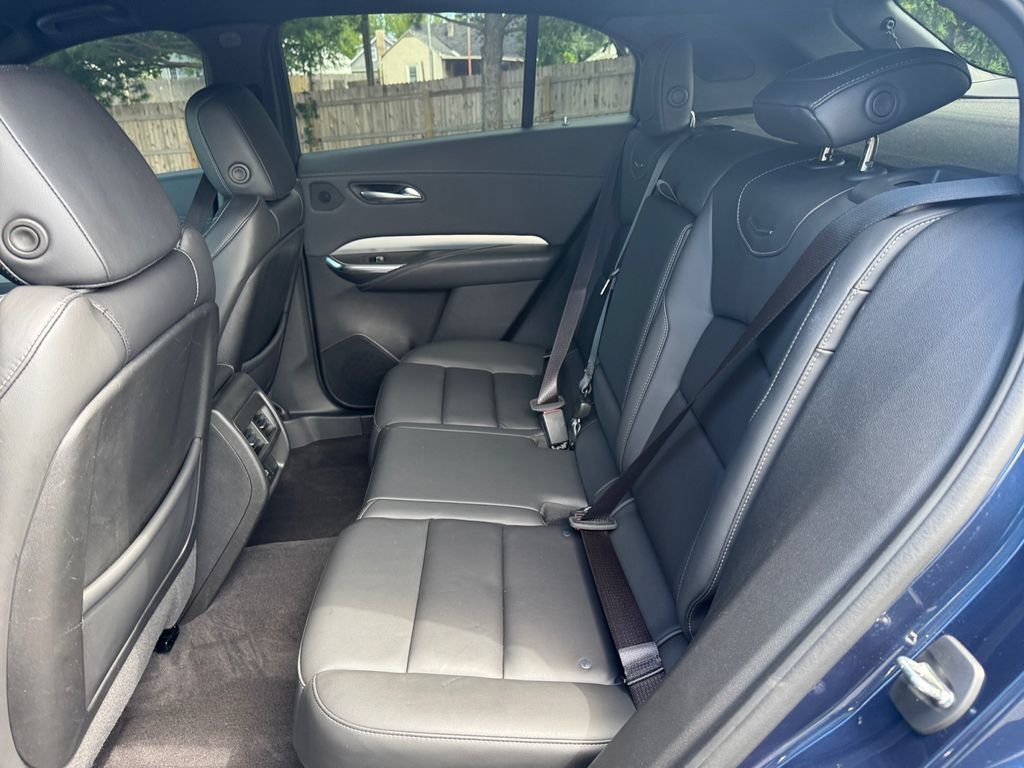 Used 2022 Cadillac XT4 Premium Luxury w/ Enhanced Visibility Package AWD/4WD image 18