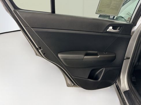 Used 2020 Kia Sportage LX image 26