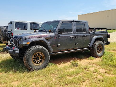 Used 2020 Jeep Gladiator Rubicon image 2
