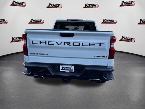 Used 2024 Chevrolet Silverado 1500 Custom Trail Boss w/ LPO, Dark Essentials Package AWD/4WD image 6