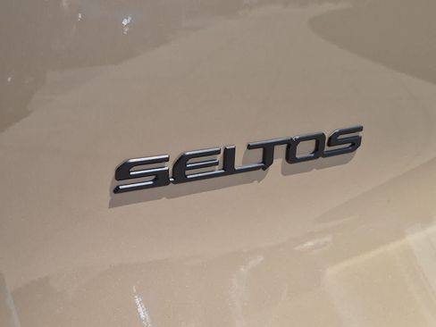 New 2027 Kia Seltos X-Line S w/ X-Line S Premium Package AWD/4WD image 13