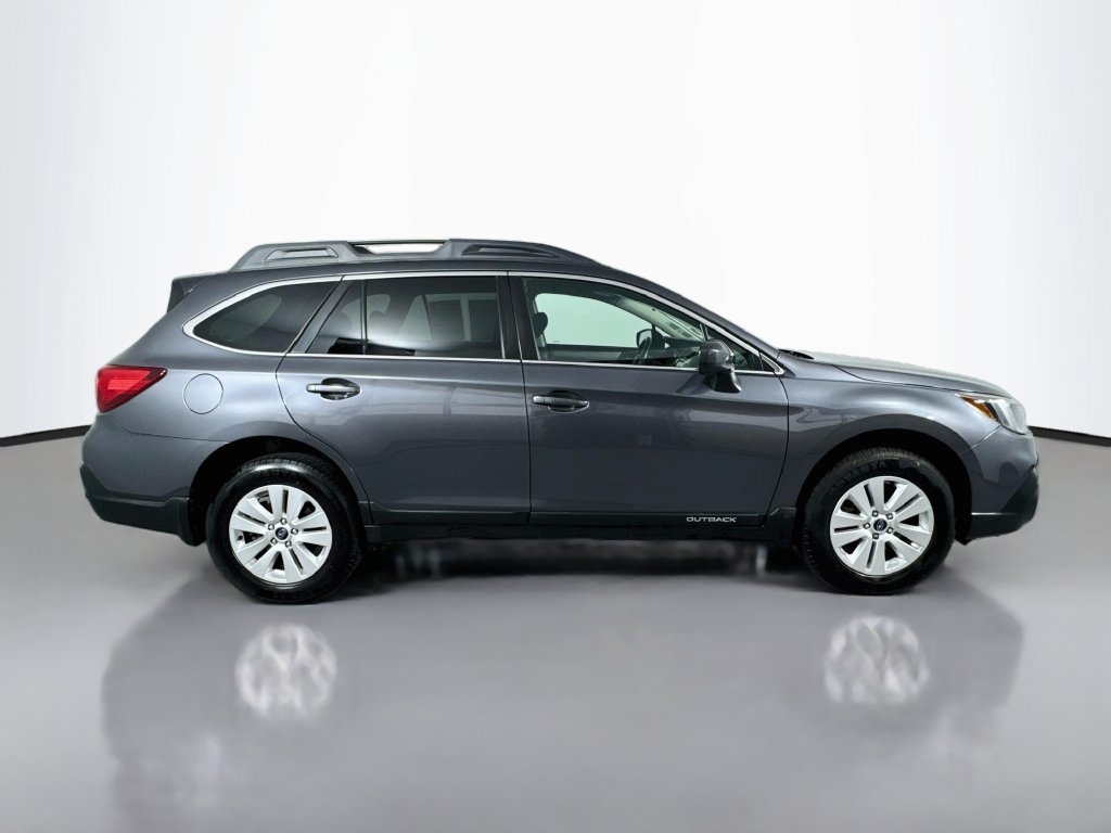 Used 2018 Subaru Outback 2.5i Premium w/ Popular Package #1 AWD/4WD image 6