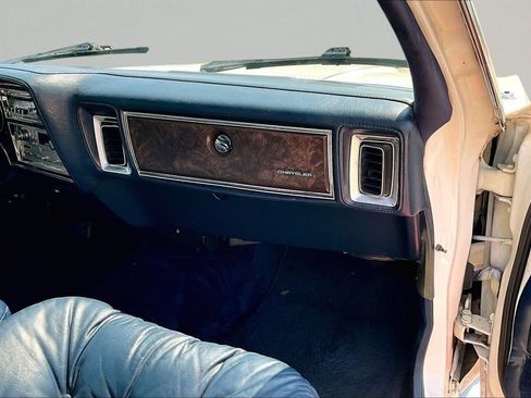 Used 1987 Chrysler Fifth Avenue RWD image 22