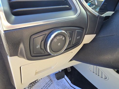 Used 2017 Ford Edge Titanium w/ Technology Package image 27