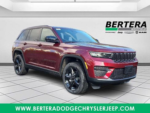 New 2025 Jeep Grand Cherokee Altitude image 1