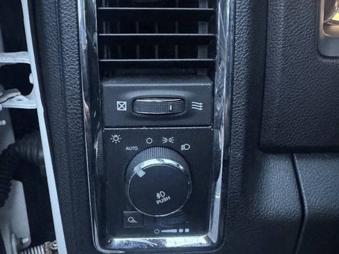 Used 2013 RAM 1500 Laramie RWD image 43